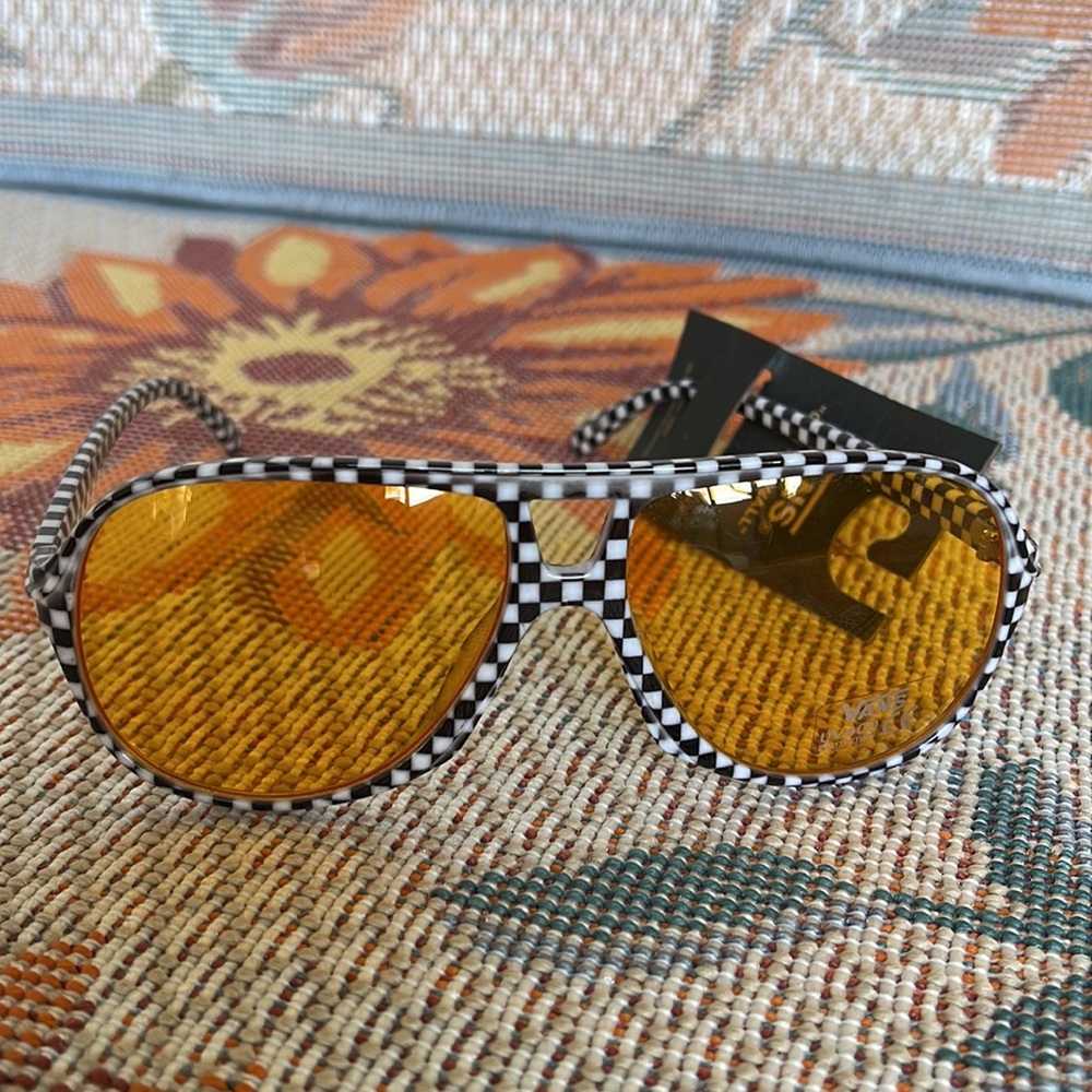 Vans Summer Holiday UV Protect Shades Sunglasses
NWT - Picture 14 of 16